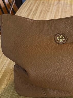 Tory Burch Hobo Leather Shoulder bag.